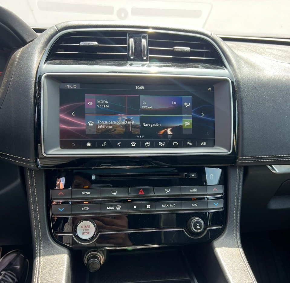 JLR Wireless CarPlay and Android Auto Smartbox for JLR Harman System